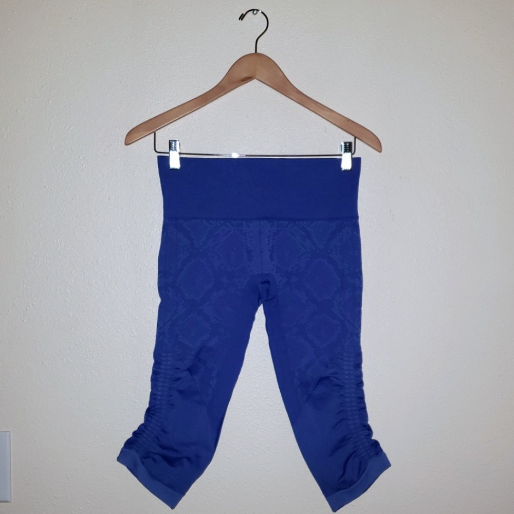 Lululemon In The Flow Crop II SZ 6
